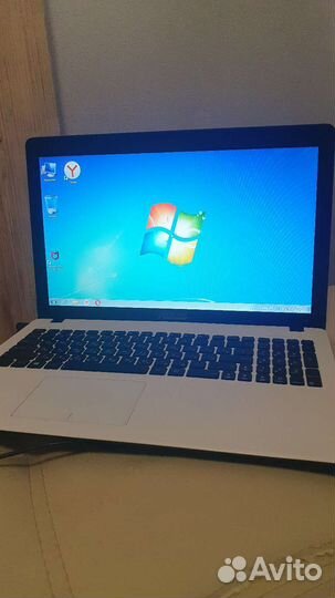 Ноутбук asusX552E