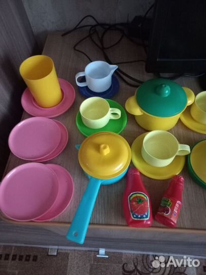 Игрушечная посуда пластмассовая много пакетом