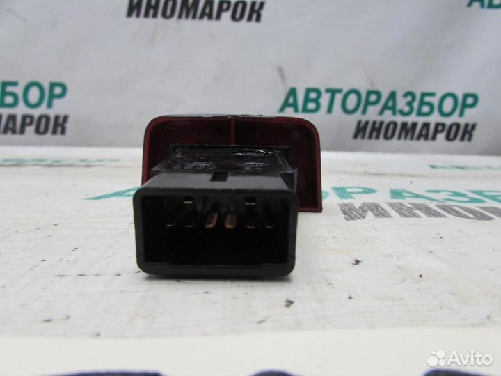 Кнопка аварийной сигнализации для Hyundai Accent 2