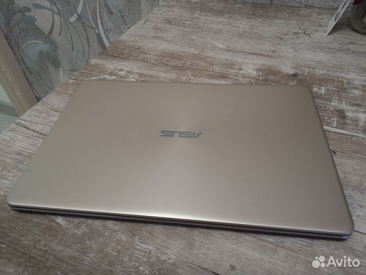 Ноутбук asus X505BP