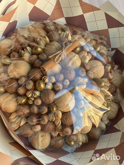 Съедобные букеты из орехов