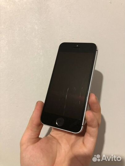 iPhone SE, 128 ГБ