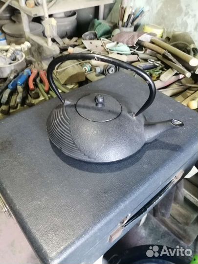 Чайник чугунный