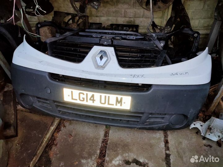 Renault trafic бампер передний