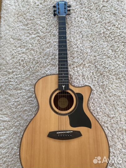 Акустическая гитара