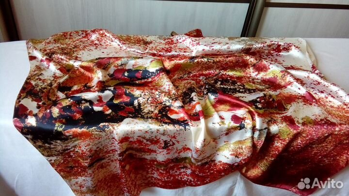 Разные принты. Шелковые платки-каре