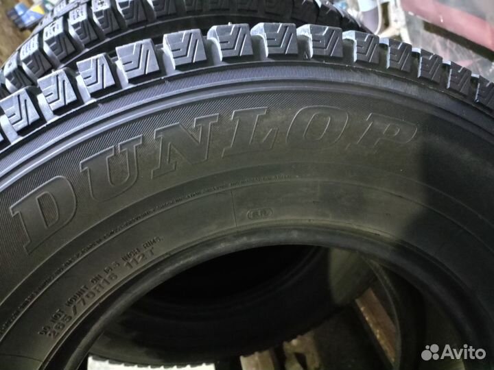 Dunlop SP Winter Ice 01 265/70 R16