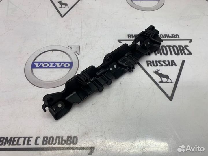 Кронштейн электропроводки двс Volvo XC60 31493364