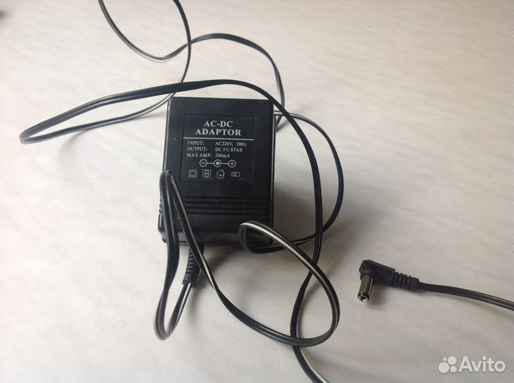 Блок питания сетевой 220/5V, 200mA, 2.5х0.8 мм