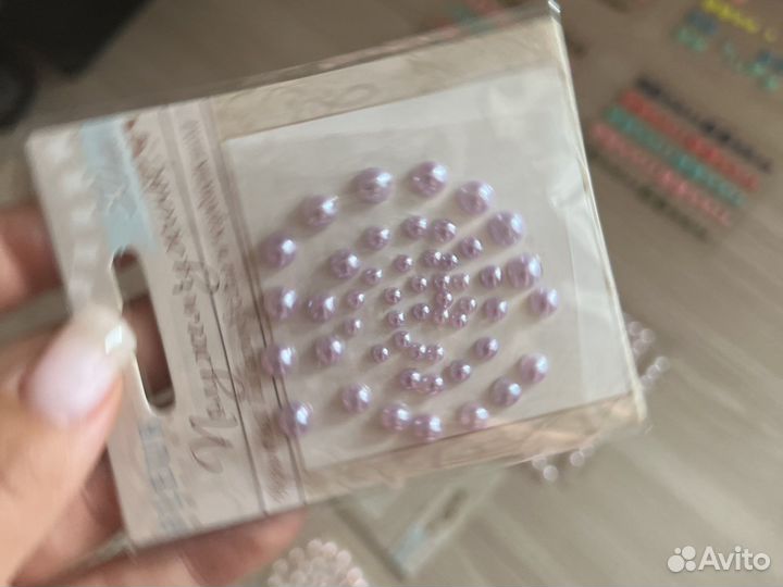 Дотс, стразы, украшения