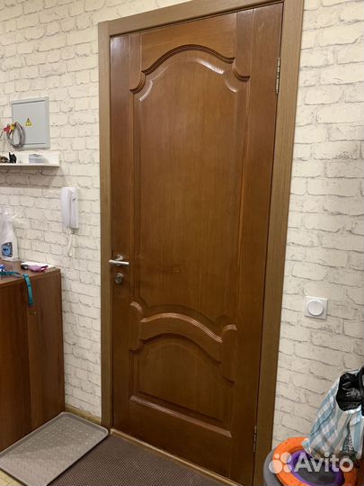 Дверь входная деревянная с коробкой бу