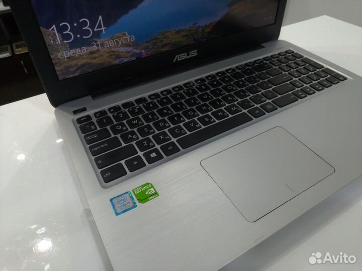 Ноутбук Asus i3-7100 / nvidia mx110