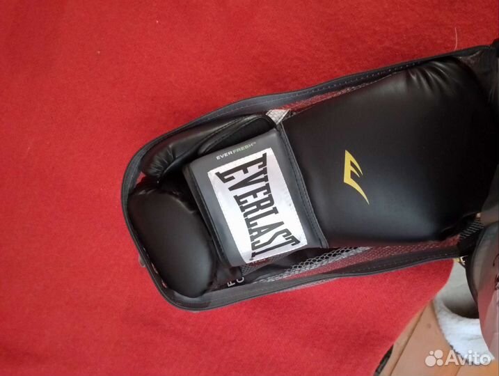 Боксерские перчатки 12 oz everlast