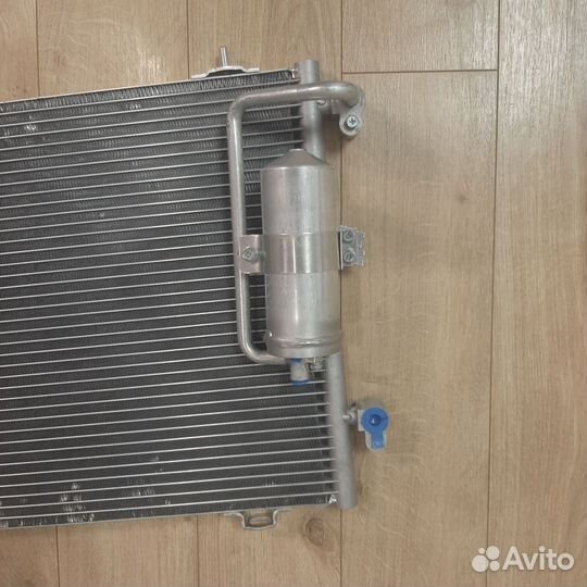 Радиатор кондиционера pontiac vibe