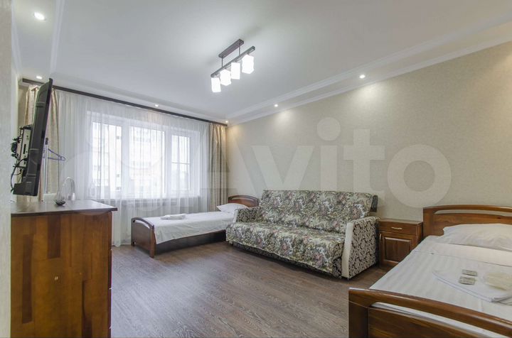 2-к. квартира, 65 м², 1/9 эт.