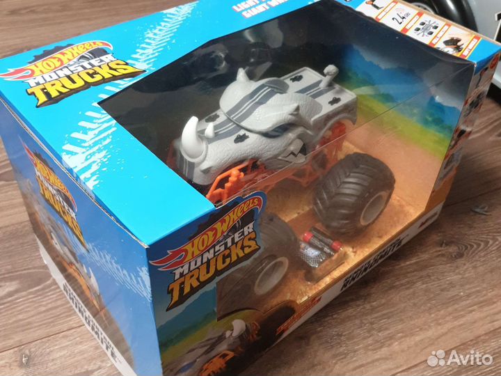 Машина Hot Wheels ру Monst Trucks Rhinomite 63684