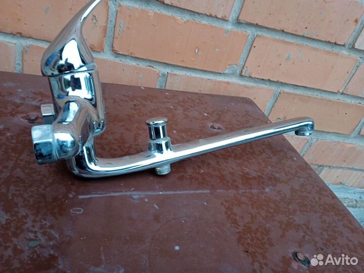 Смеситель в вану