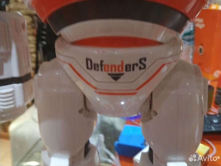 Робот игрушка