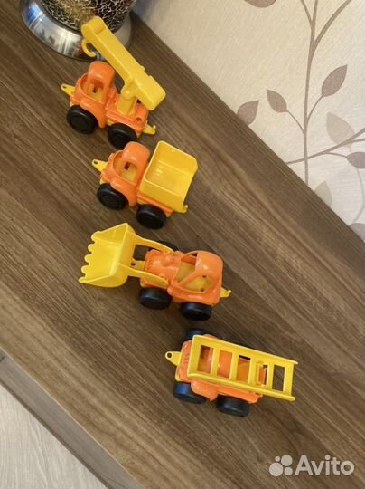 Набор из 4 машинок Нордпласт