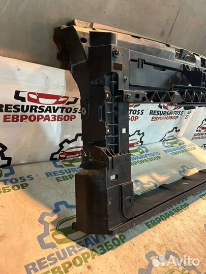 Рамка передняя (телевизор) Volkswagen Polo RUS