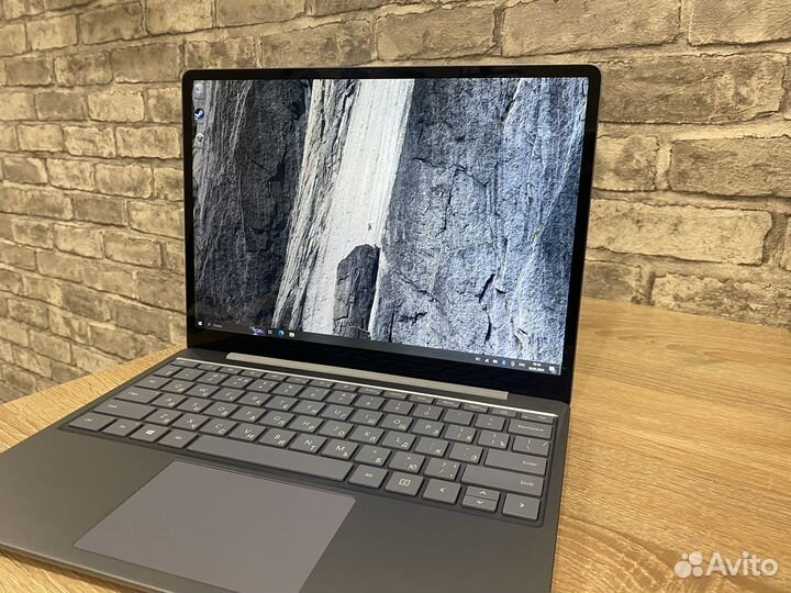 Microsoft Surface Laptop GO 8/256GB