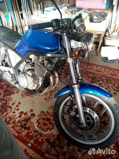 Продам мотоцикл Yamaha SRX 400