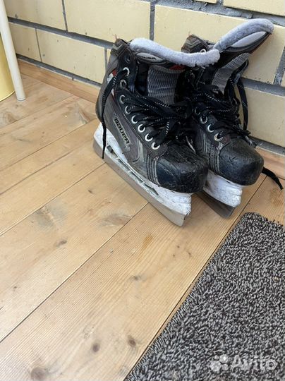 Хоккейные коньки бауэр