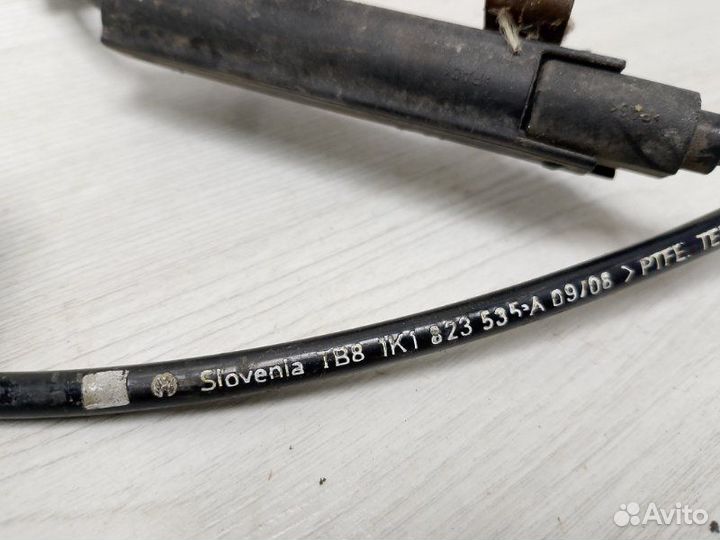 Трос замка капота Volkswagen Jetta A5 BSE 2009