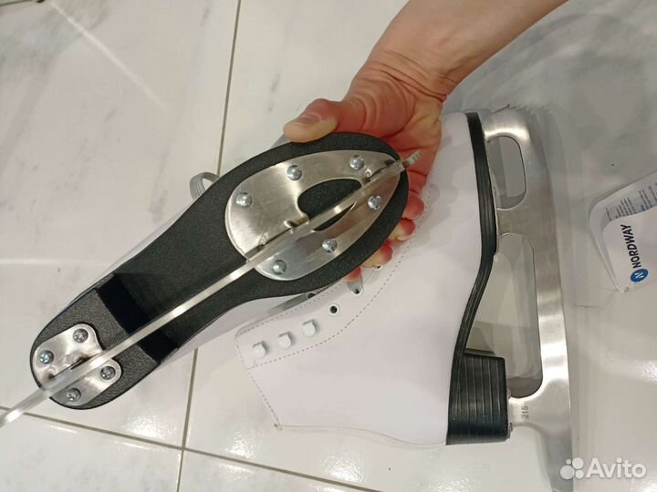 Коньки новые фигурные, 35 размер