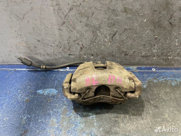 Суппорт передний правый Mazda 3 BL