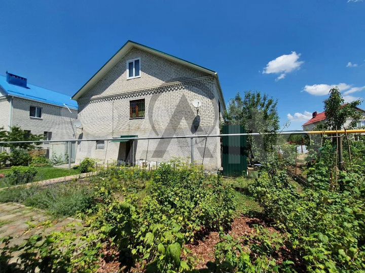 Дом 219 м² на участке 6 сот.