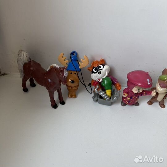 Игрушки из Kinder Surprise