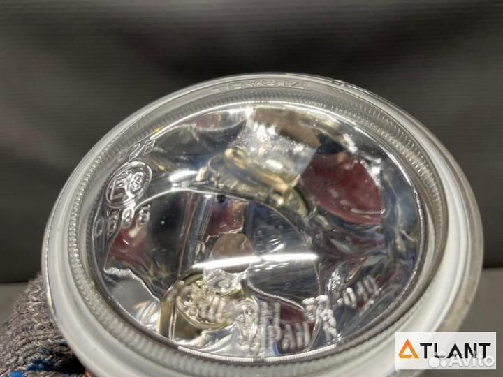 Туманка передняя правая toyota caldina