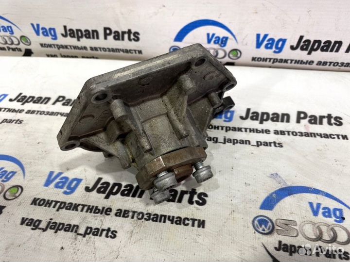 Помпа Audi A5 T8 cala 2008