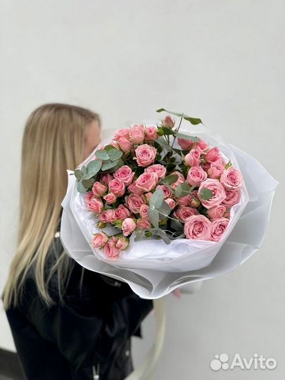 Букеты из кустовых роз