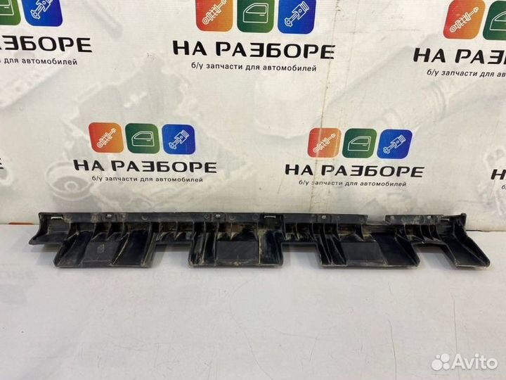 Крепление порога правое Renault Duster