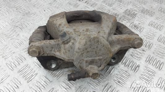 Суппорт тормозной передний левый toyota auris E150