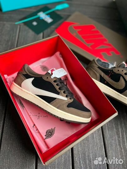 Nike air jordan 1 travis scott dark mocha