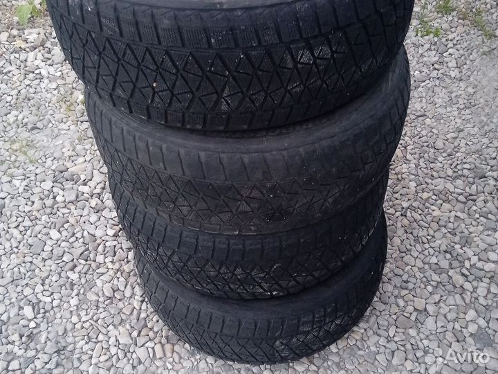 Bridgestone Blizzak DM-V2 235/55 R19