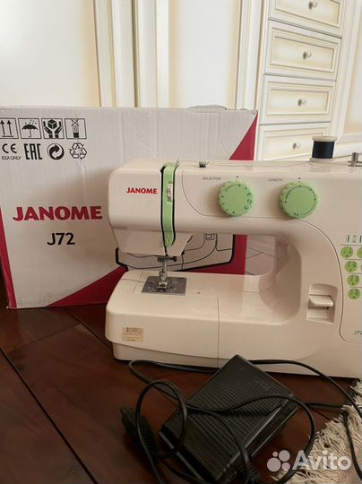 Швейная машина Janome J72