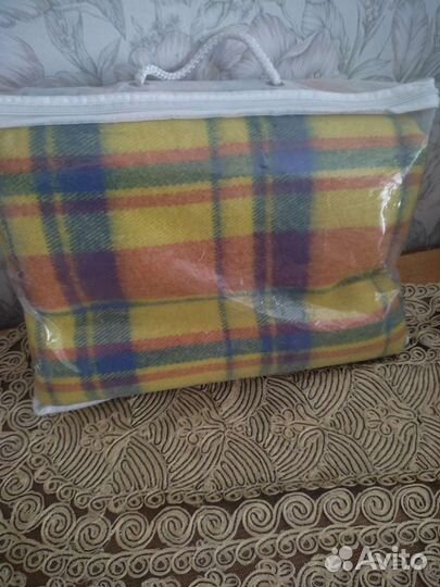 Плед чистая шерсть, размер 1,5на2м, новый