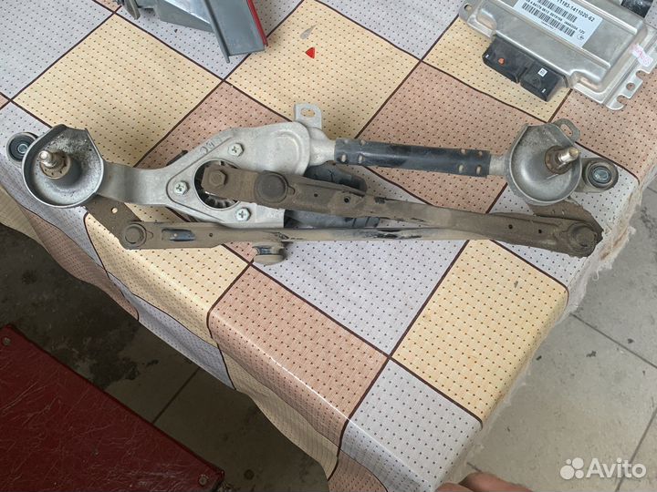 Дворники с мотрчиком hyundai solaris