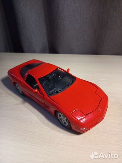 Chevrolet corvette scale моделька машины