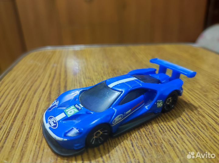 Гоночные машинки хотвилс