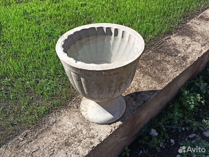 Уличные вазоны бетонные