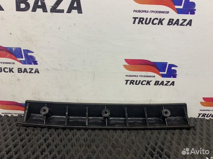 504217554 Накладка ступеньки правая верхняя