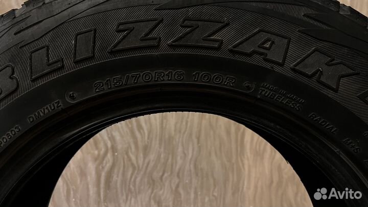 Bridgestone Blizzak DM-V1 215/70 R16