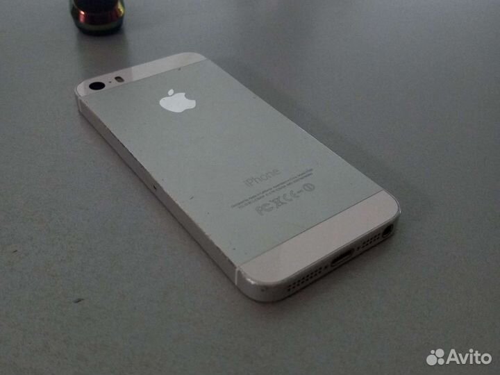 Телефон iPhone 5s