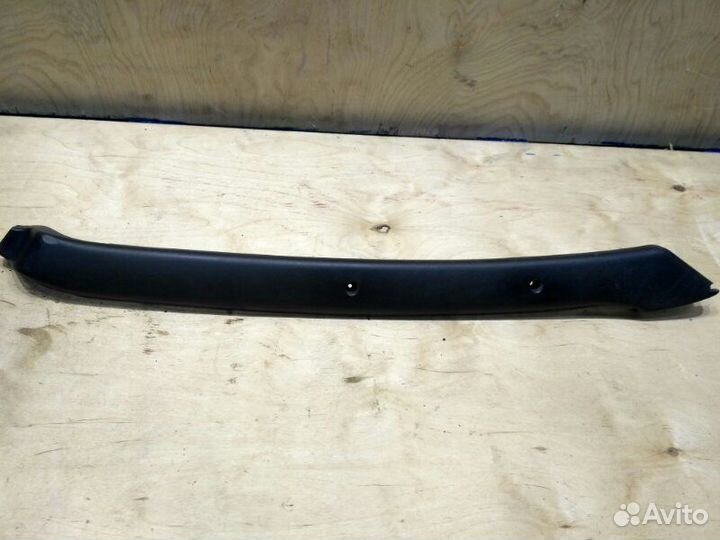 Накладка петли багажника правая Porsche Cayenne