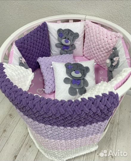 Мягкий и нежный комплект для кроватки малыша